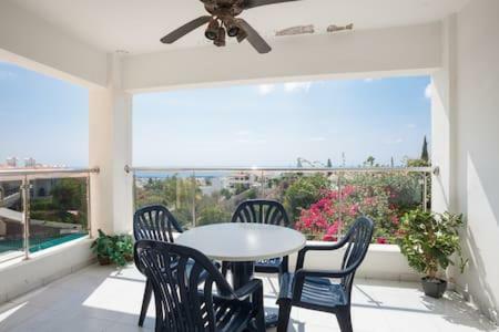 Spacious 2 Bedroom Apartment Пейя Экстерьер фото